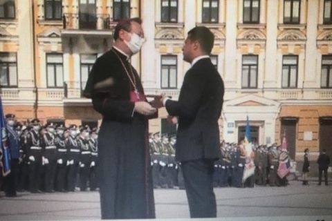 Архиєпископа Клаудіо Ґуджеротті нагороджено орденом «За заслуги» III ступеня