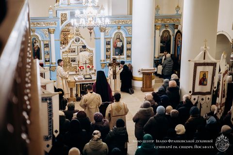 Владика Микола Семенишин очолив нічні чування з уділенням повного Ювілейного відпусту у Крилосі