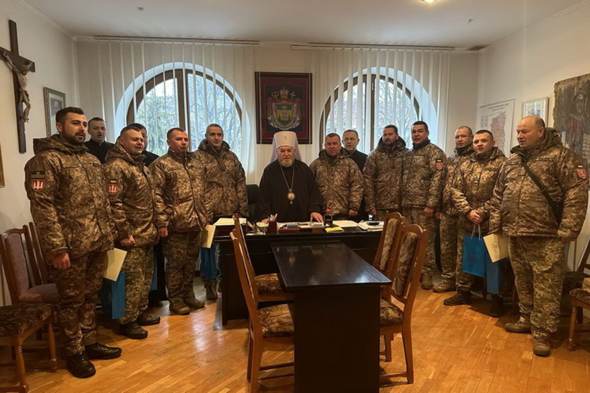 Митрополит Василій Семенюк привітав військових з Днем Збройних Сил України