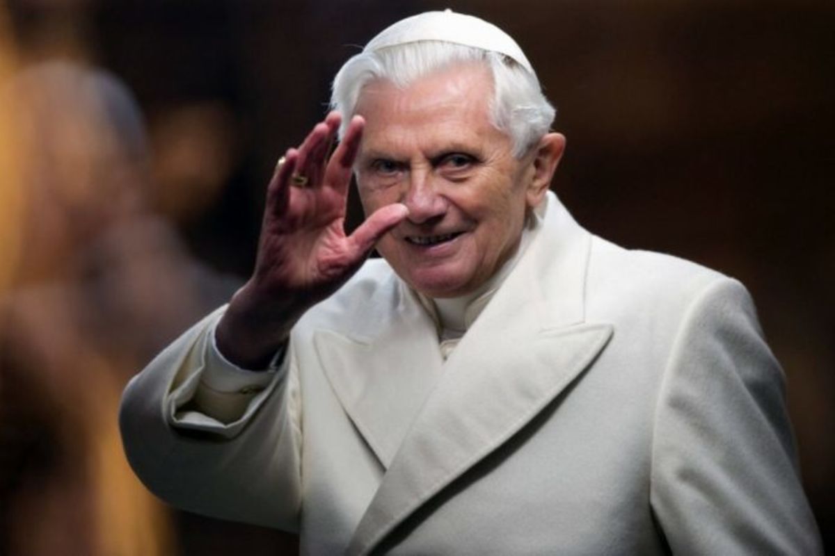 Бенедикту XVI виповнюється 95. Його можна привітати на спеціальному сайті