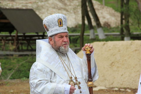 «Сьогоднішня Пасха звіщає нам надію на нову Україну»: Великоднє послання владики Василія Семенюка
