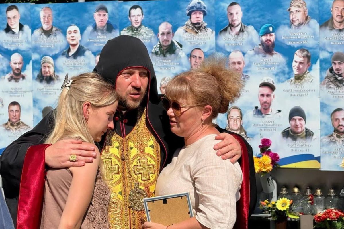 Кардинал Микола Бичок відвідав Подільськ і Балту, де освятив каплицю та зустрівся з родинами полеглих захисників