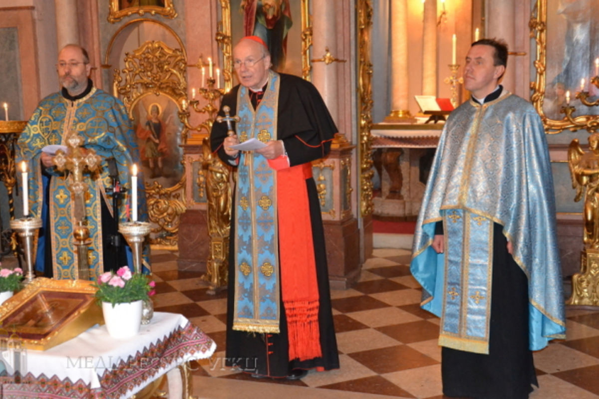 Кардинал Шенборн помолився за Україну у храмі Святої Варвари у Відні