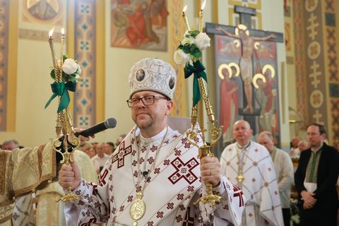 Єпископ Володимир Груца: Віра дозволяє людині перейти від темряви до світла