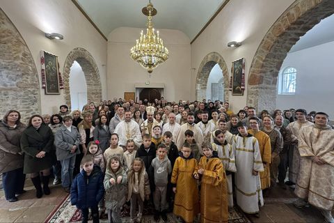 Від Таїнства хрещення до Покаянного канону: єпископ Ігор Ранця здійснив візит до Ліону