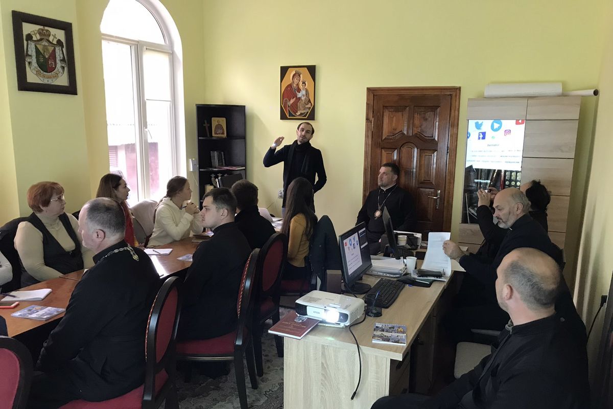 У Чернівцях вперше відбувся формаційний семінар для парафіяльних прессекретарів Чернівецької єпархії УГКЦ