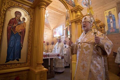 «Ми маємо бути світлом для світу», — єпископ Степан Меньок