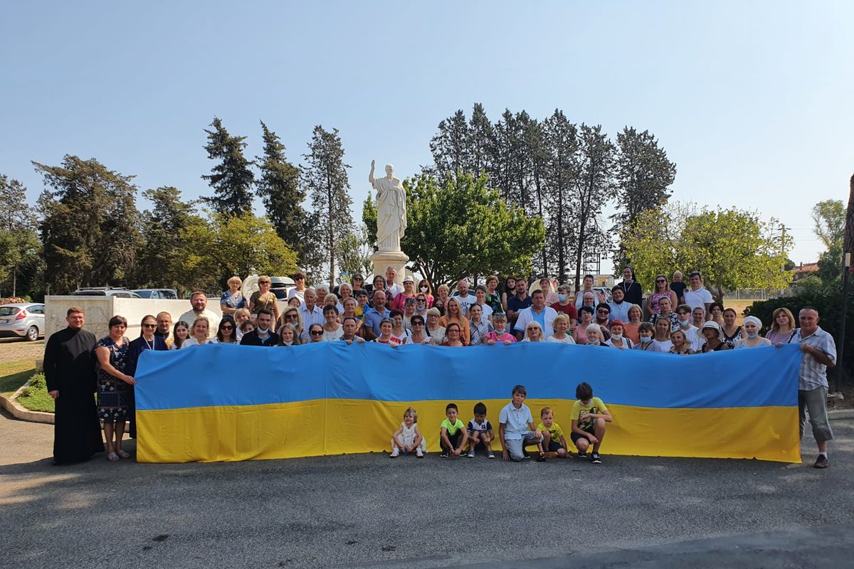 Український стяг розгорнули біля пам’ятника Тарасові Шевченку на території собору УГКЦ в Римі