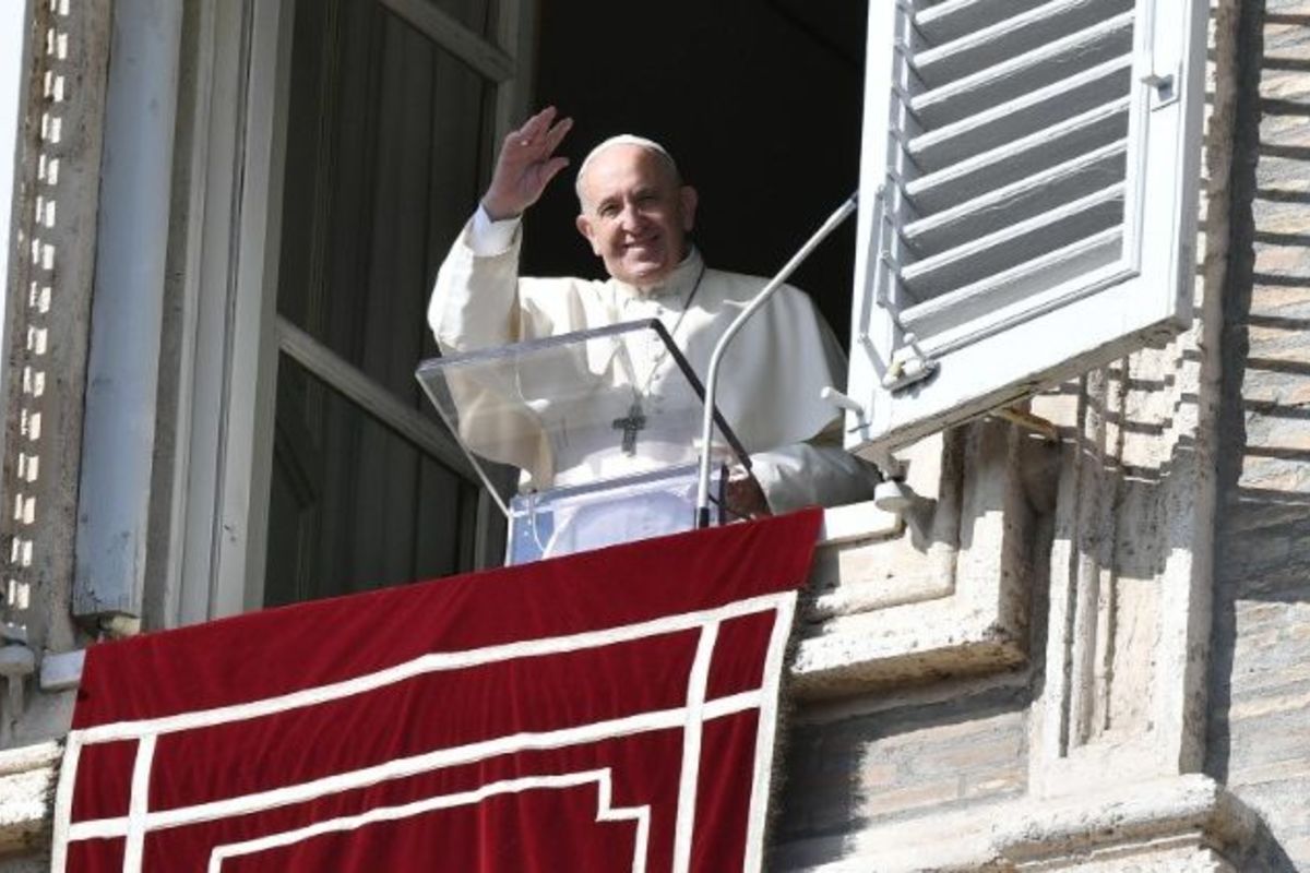 Папа Франциск: Святі — це спонука підвести погляд у небо, щоб твердо ступати по землі