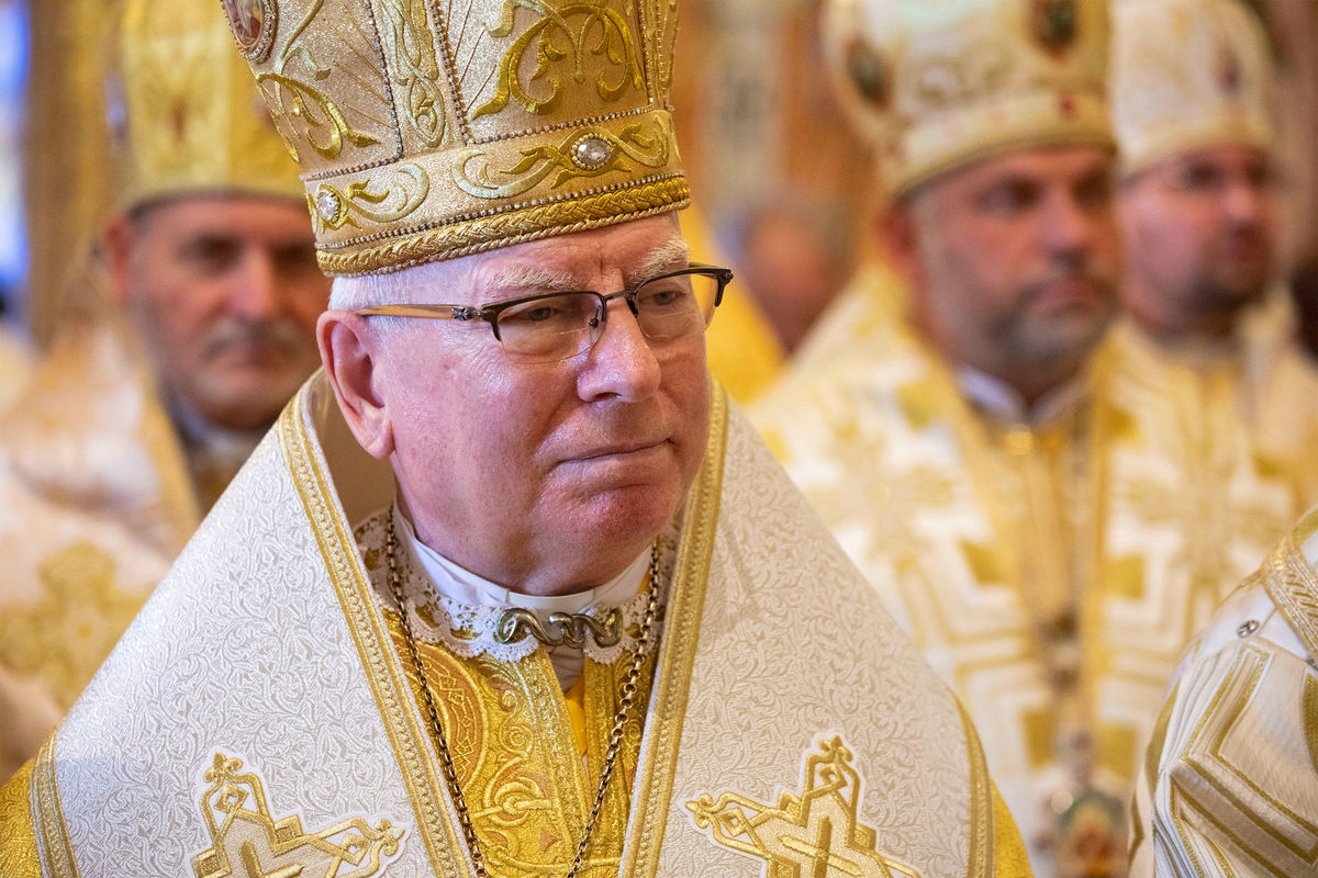 Глава УГКЦ привітав владику Іринея Білика з нагоди 45-річчя священничих свячень