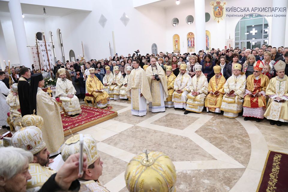 Знаменна подія: у Києві відбулася архиєрейська хіротонія наймолодшого католицього єпископа у світі