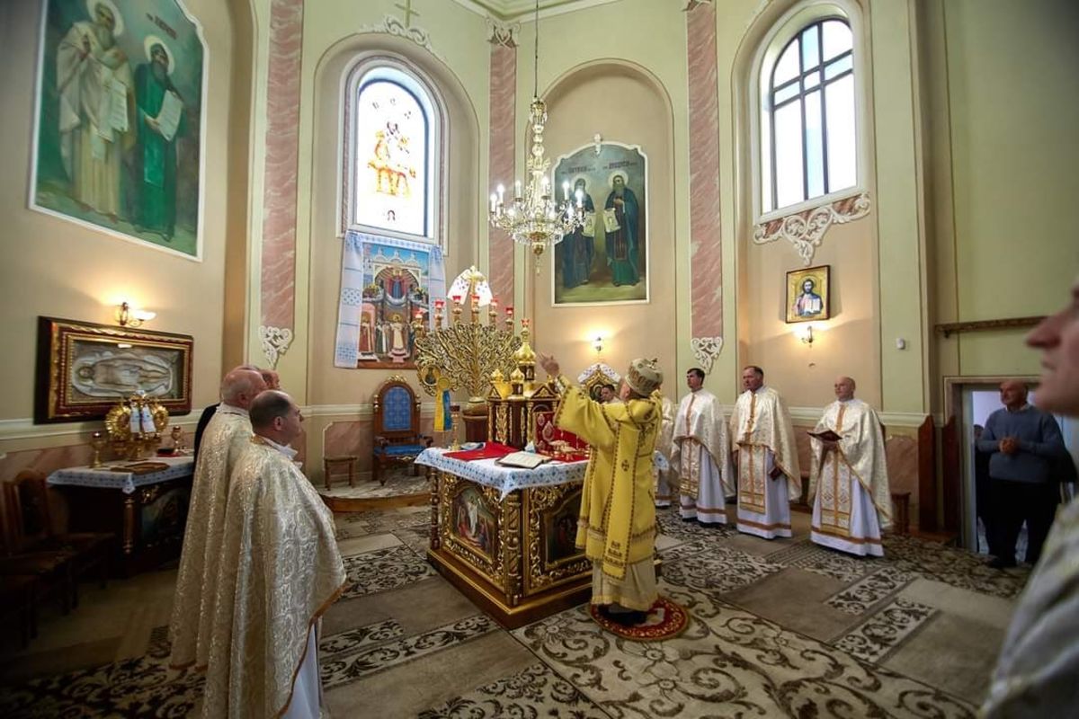 Владика Михаїл Колтун освятив храм у с. Кунин (Львівська область)