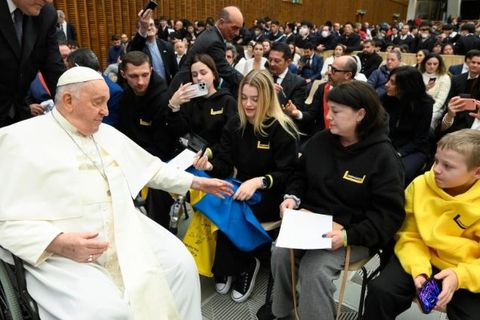 Папа: дякую всім, хто матеріально і молитовно підтримує Україну