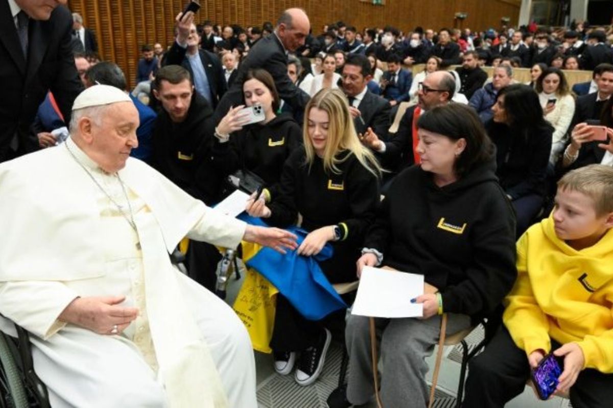 Папа: дякую всім, хто матеріально і молитовно підтримує Україну
