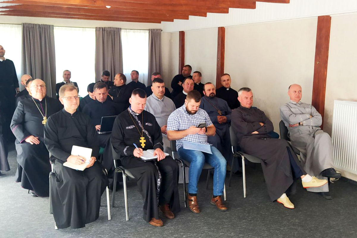 Духовенство Луцького екзархату обговорило виклики та радощі душпастирства сімей сьогодні