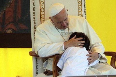Папа Франциск: Бог чекає на нас, залишає двері відчиненими, у цьому — наша надія