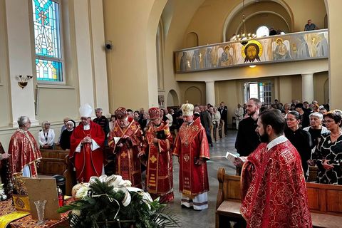 Єпископа Василія Медвіта поховали у родинному гробівці на цвинтарі у Перемишлі