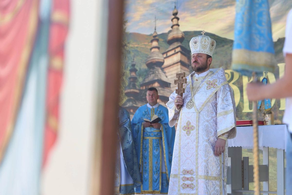 Єпископ Микола Бичок закликав лемків передавати наступним поколінням не лише культуру, а й віру