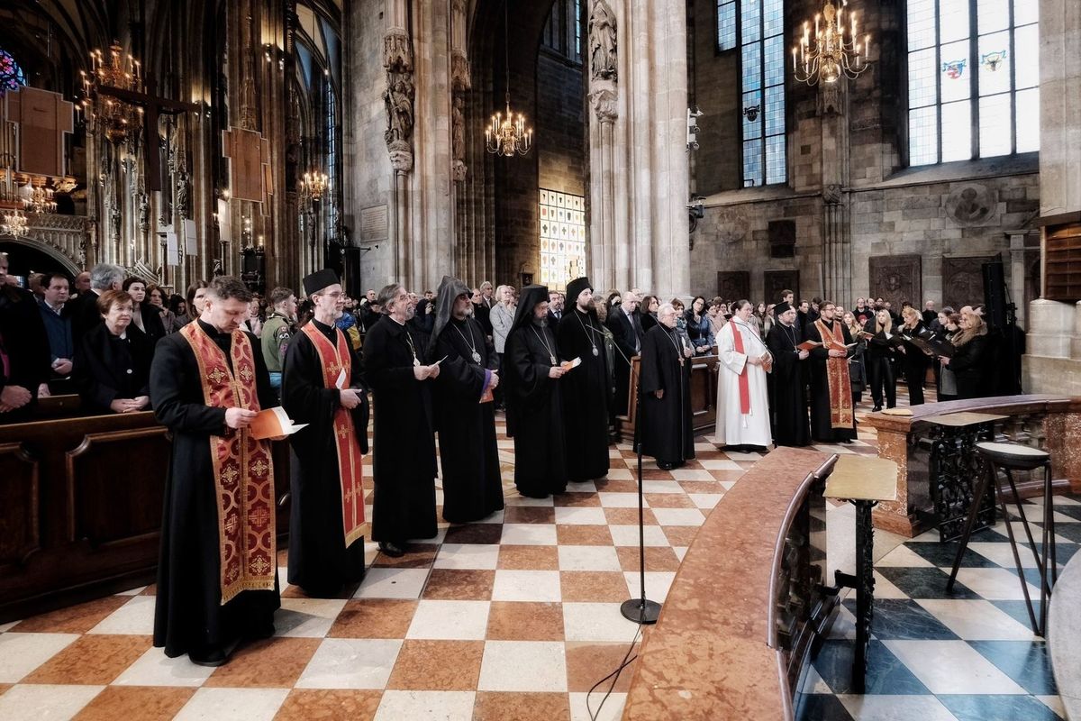 У соборі Святого Стефана у Відні молилися за Україну в 4-ту річницю повномасштабної війни
