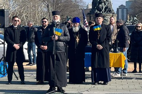 У Філадельфії відбувся мітинг солідарності з Україною: Борис Ґудзяк звернувся до учасників і очолив молитву