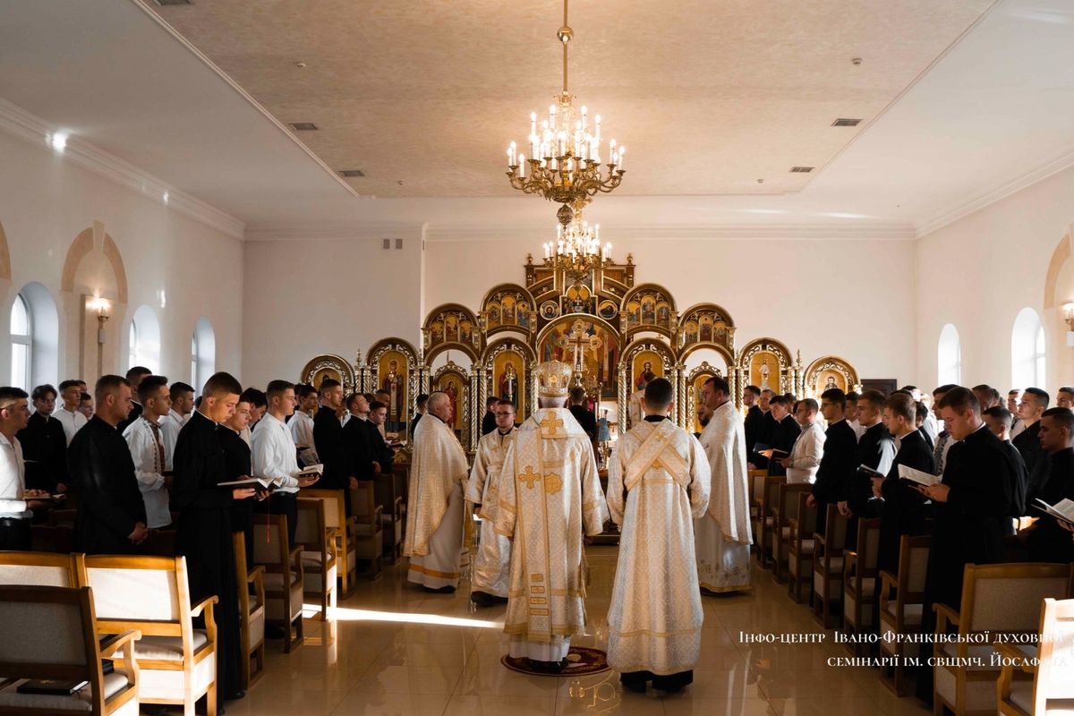 «Нехай ваше життя буде прикладом для інших!» — митрополит Володимир Війтишин до семінаристів Івано-Франківської духовної семінарії