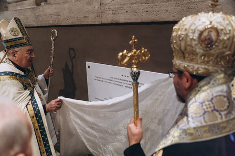 У папській базиліці Санта Марія Маджоре в Римі встановлено пам’ятну дошку святим Кирилові та Методієві від вдячного українського народу