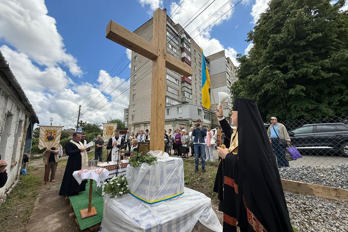 У Жмеринці на Вінниччині закладено й освячено наріжний камінь під будівництво храму