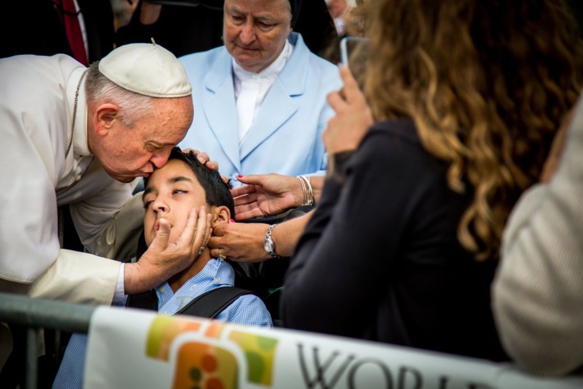 Папа Франциск: Кожна людина є священною й недоторканною