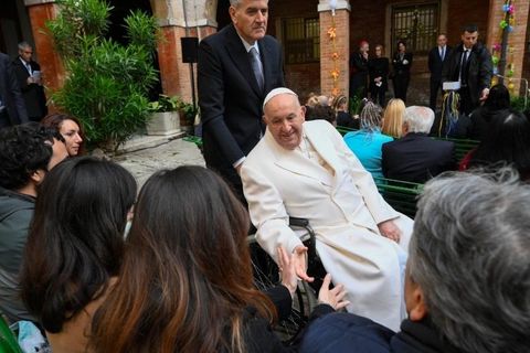 Папа Франциск: «Кожного разу, коли я заходжу до в’язниці, кажу: чому вони, а не я?»