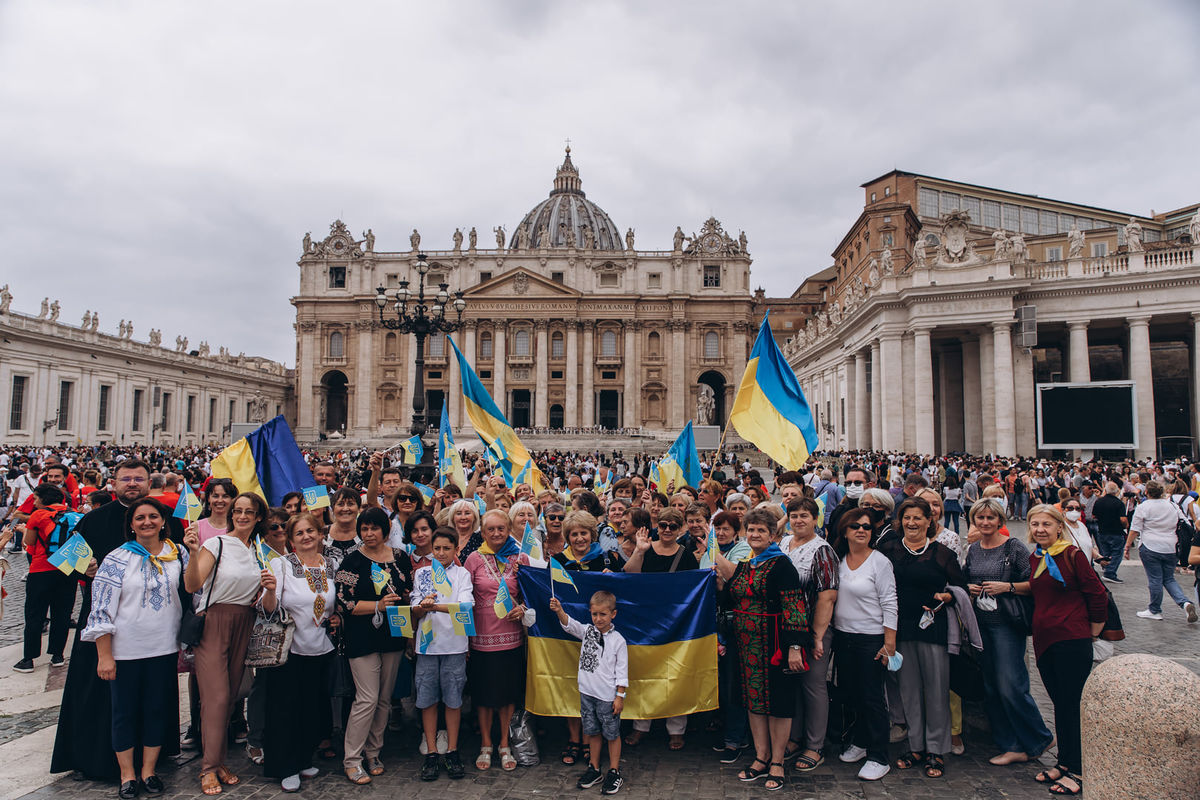 «Прямувати вперед разом без упереджень та боязні»: Українці в Римі взяли участь в молитві «Ангел Господній» з Папою Франциском з нагоди Всесвітнього дня мігранта і біженця