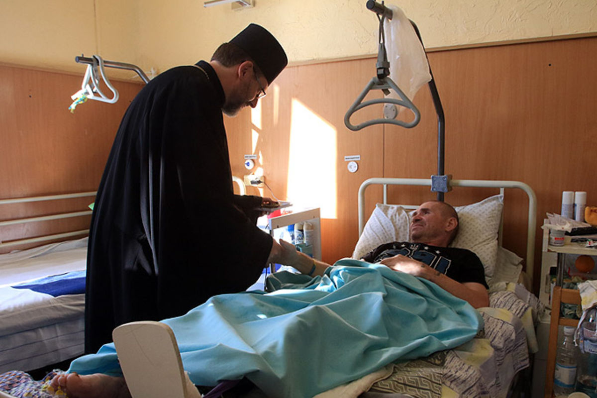 Блаженніший Святослав передав у Головний військовий клінічний госпіталь ЗСУ медичне обладнання