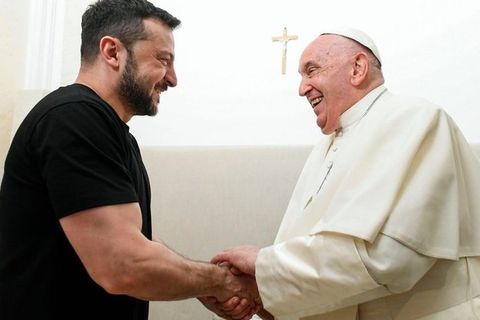 Папа Франциск зустрівся з Володимиром Зеленським