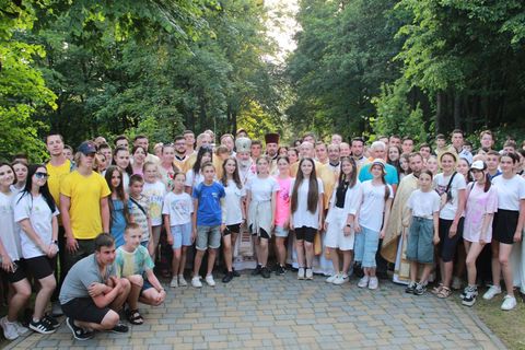 Дорогою надії, яка не засоромить: молодіжні спільноти Львова звершили прощу до с. Новосілка