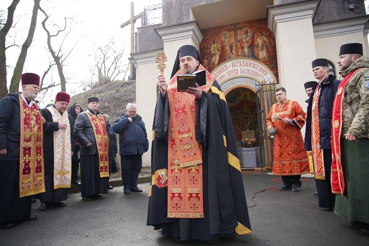 На Аскольдовій могилі в Києві освятили пам’ятну дошку Герою України Віталію Скакуну