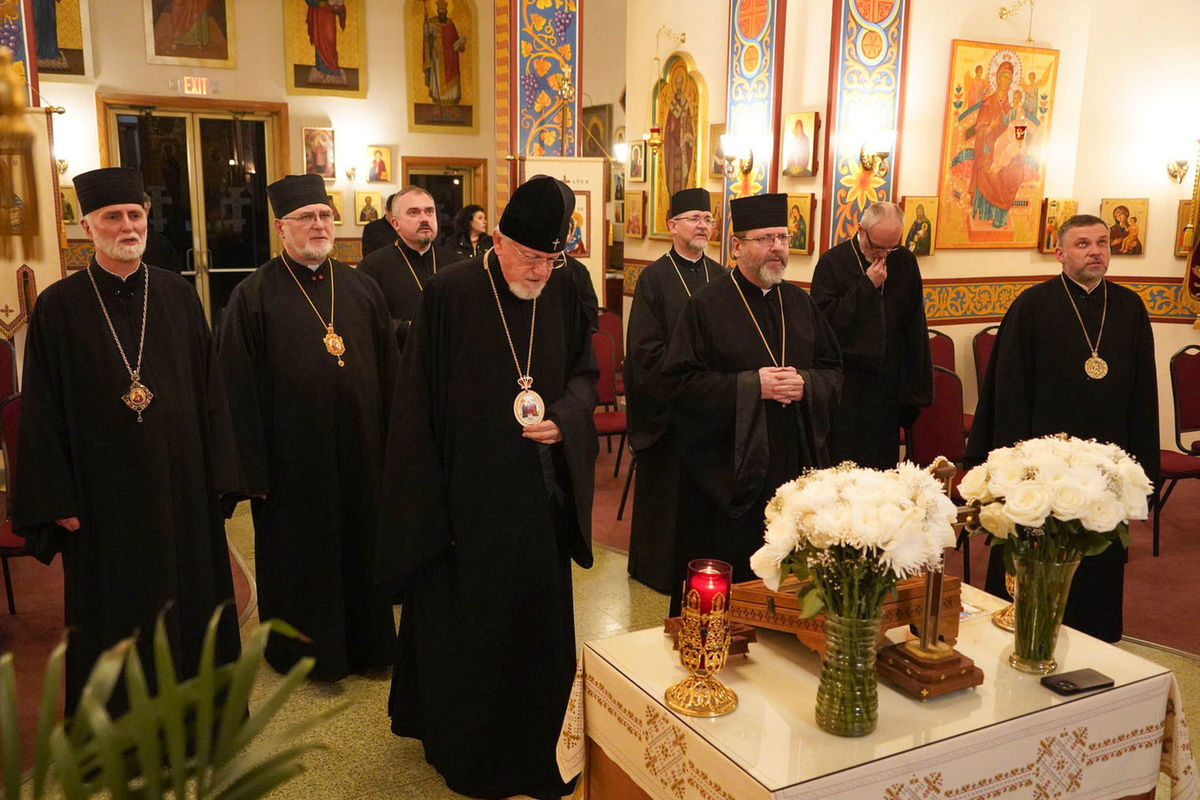 Православний митрополит Антоній молиться із єпископами УГКЦ за Україну