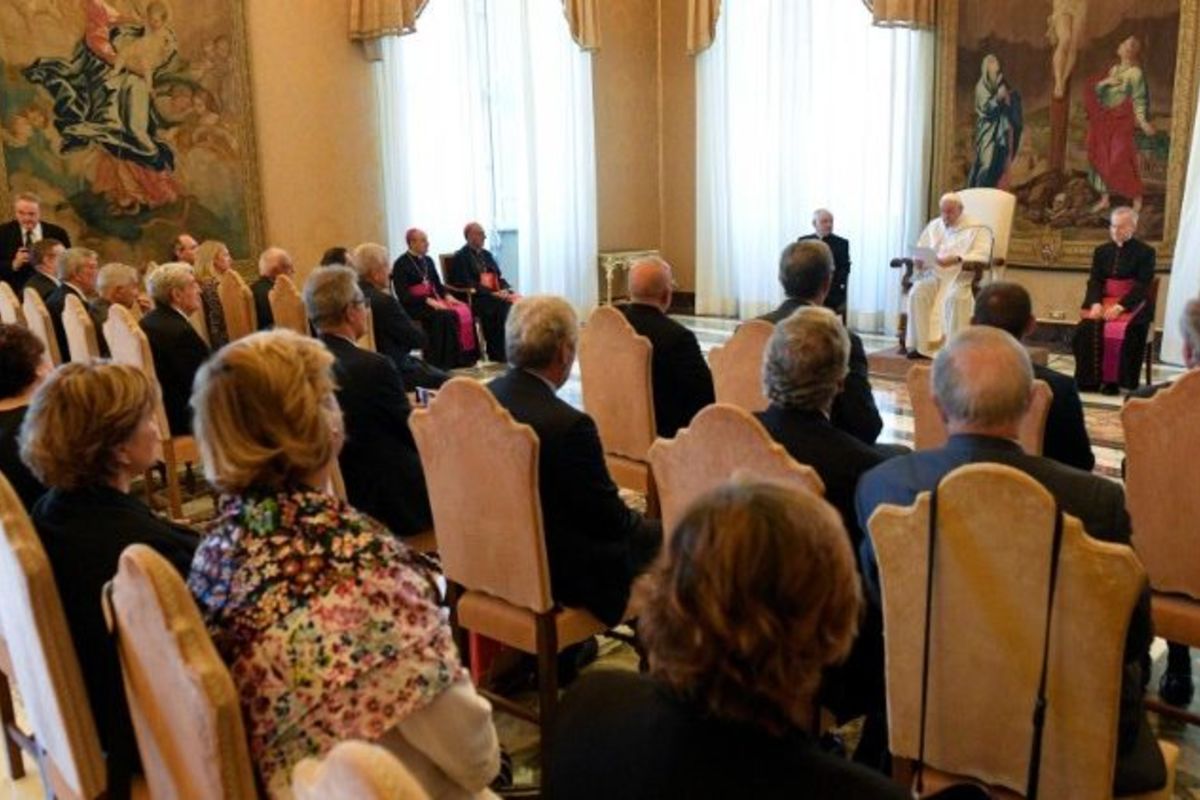 Папа: не допустити, щоби благодійність перетворилася в «бізнес милосердя»