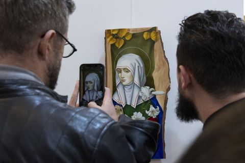 «Дивний Бог у своїх святих»: у Пуху відкрили міжнародну виставку ікон, присвячену блаженній Едіґні