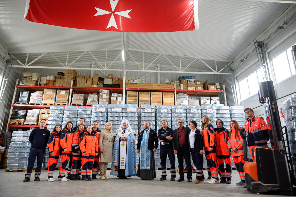 Митрополит Володимир Війтишин освятив гуманітарну допомогу від Мальтійської служби