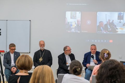 Від «священників на колесах» до єпархії, відкритої світові: в УКУ досліджують майже столітню історію Паризької єпархії