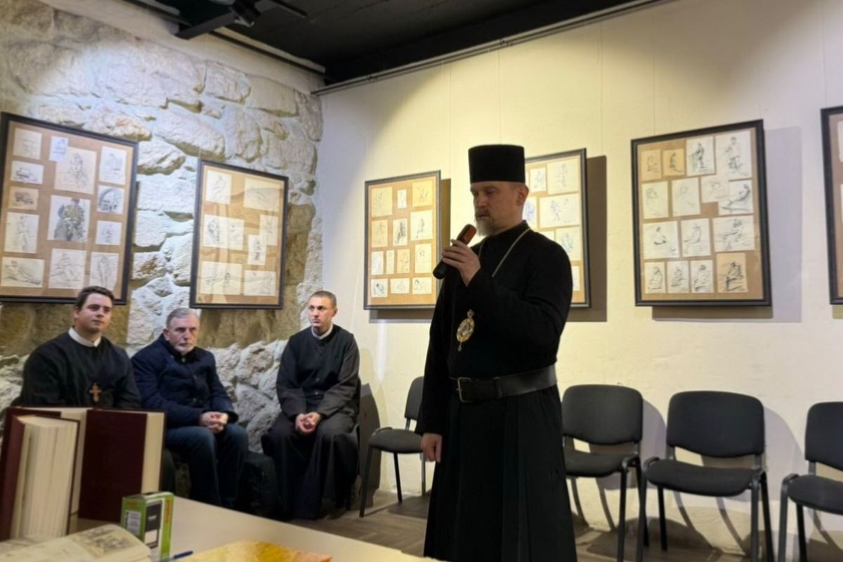 У Львові триває виставка творчих робіт владики Михаїла Сабриги