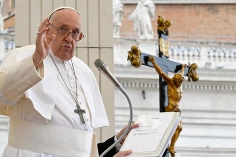 Папа: залишаймося згуртованими в молитві за Україну
