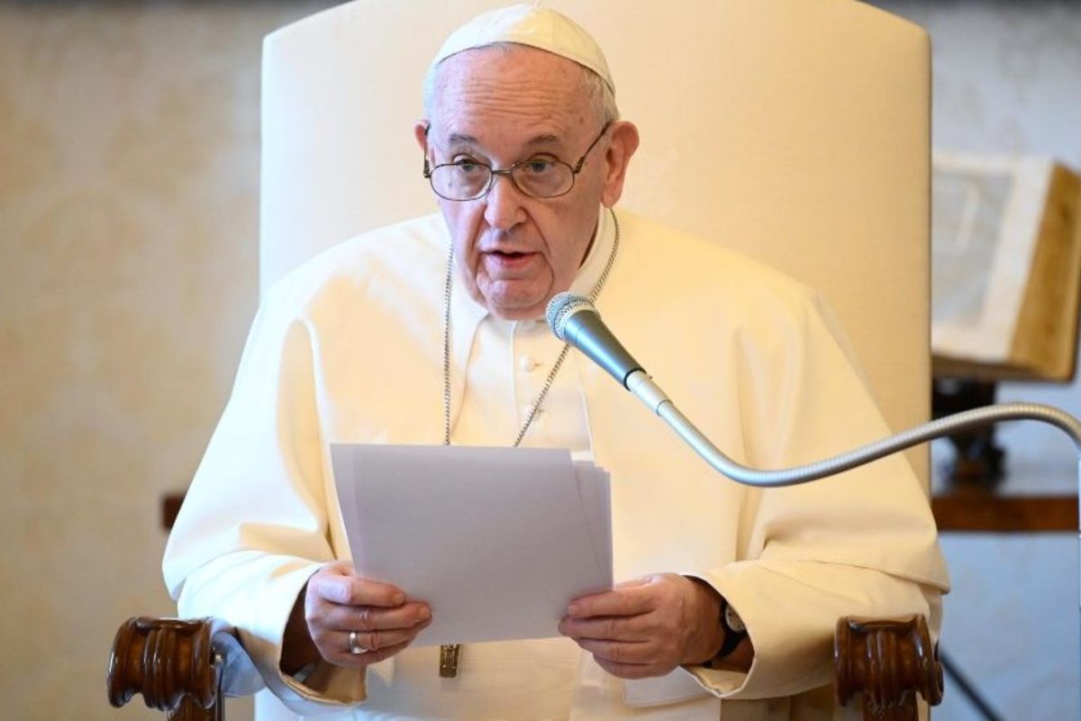 Папа Франциск: Серед труднощів і пітьми Бог перемінює наше серце