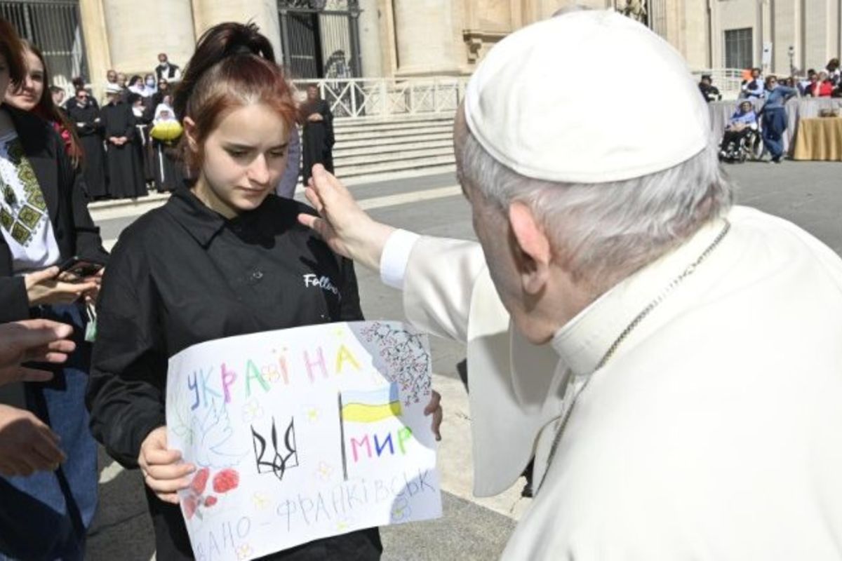 Папа Франциск: нехай ті, що можуть зупинити війну, почують волання про мир