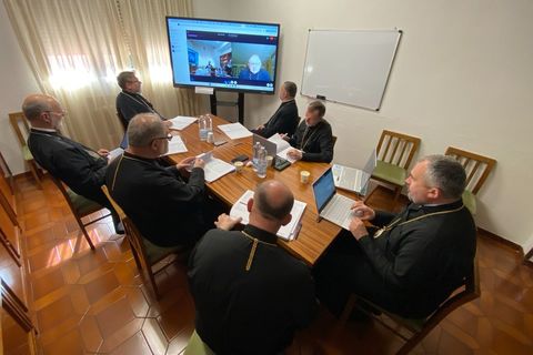 «Від декларацій до конкретних дій»: Постійний Синод УГКЦ обговорив розвиток родинного душпастирства