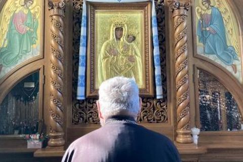 Митрополит Василій Семенюк неустанно молиться і просить у Матері Божої порятунку для України