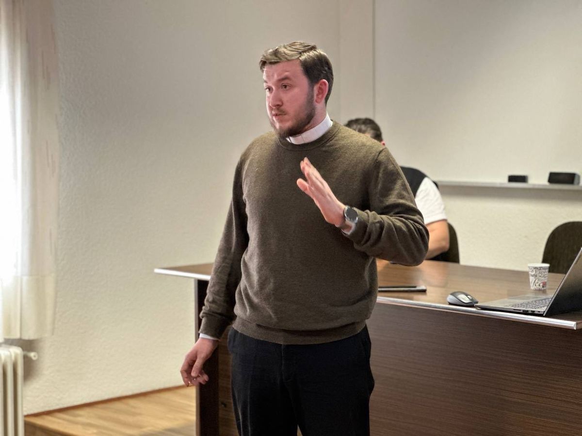 Отець Ростислав Кліш