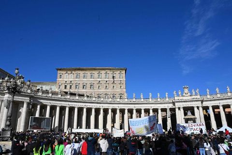 Папа: з дітьми Римської дієцезії молімося за мир в Україні та в світі