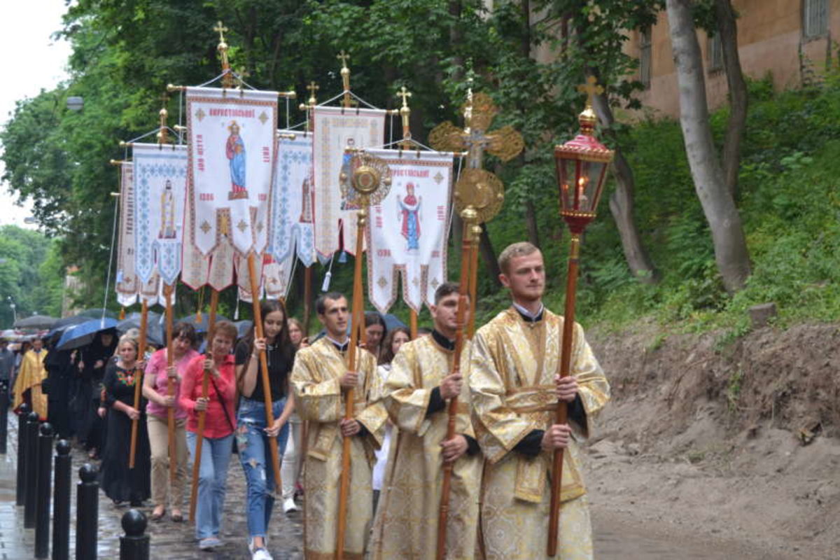 У Львові звершили Архиєрейську Божественну Літургію з відзначенням осіб, які витривали у часи підпілля