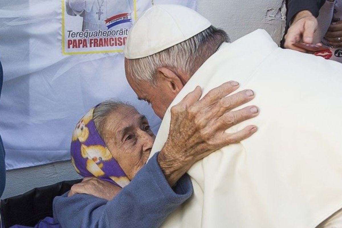 Папа Франциск: Не забувати про обійми, аби підвестися разом після пандемії