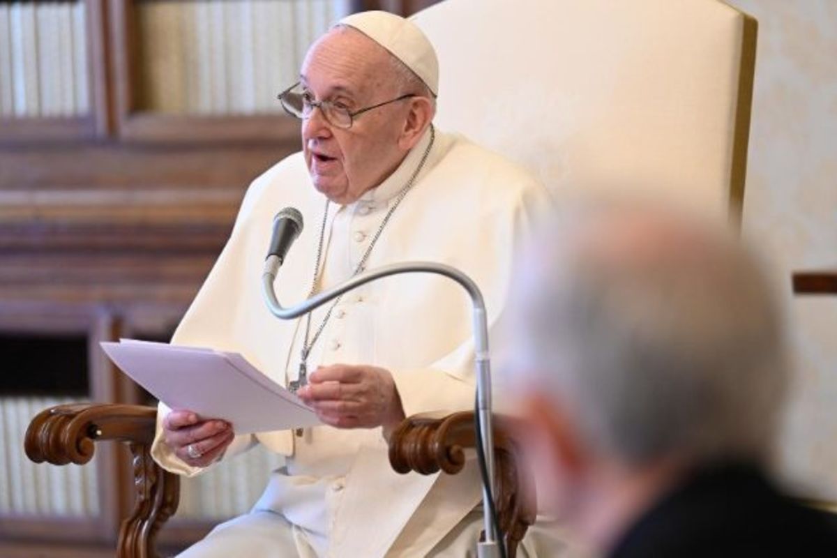 Папа Франциск: Молитися за інших — це перший спосіб їх любити